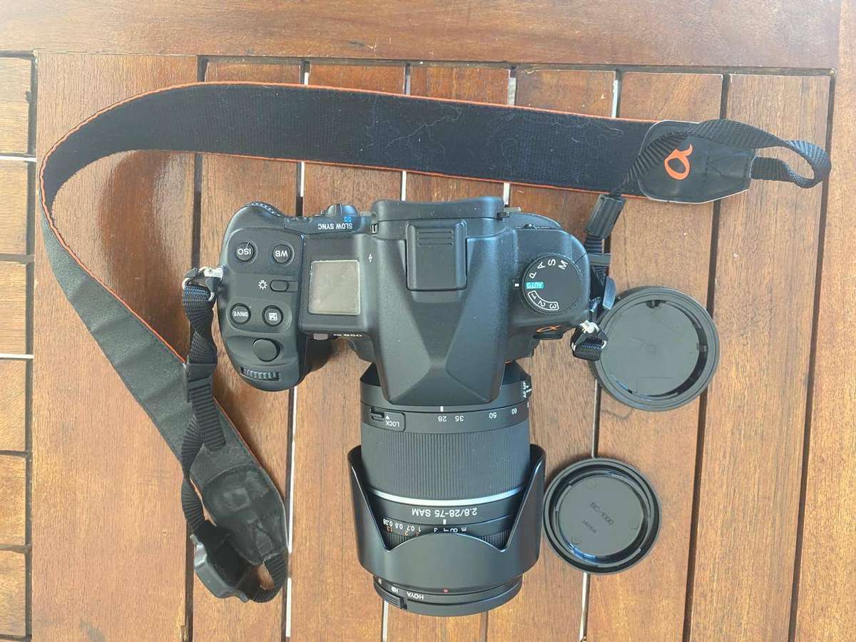 Sony Alpha 850 Full-Frame Camera.  - With Sony (made by Zeiss).  - SAM 28-75 2.8 Lens.