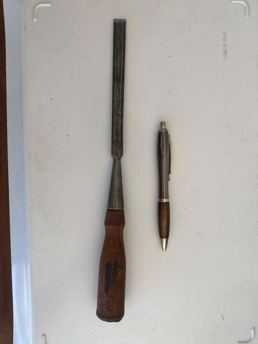 Long and Sharp 12 mm Chisel.  - Looks like the Stanley.