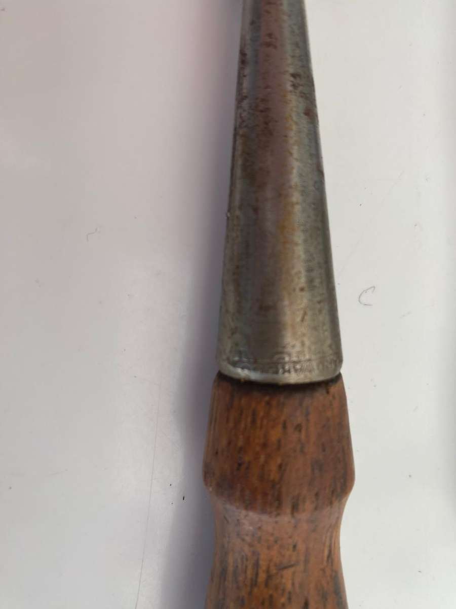 Long and Sharp 12 mm Chisel.  - Looks like the Stanley.