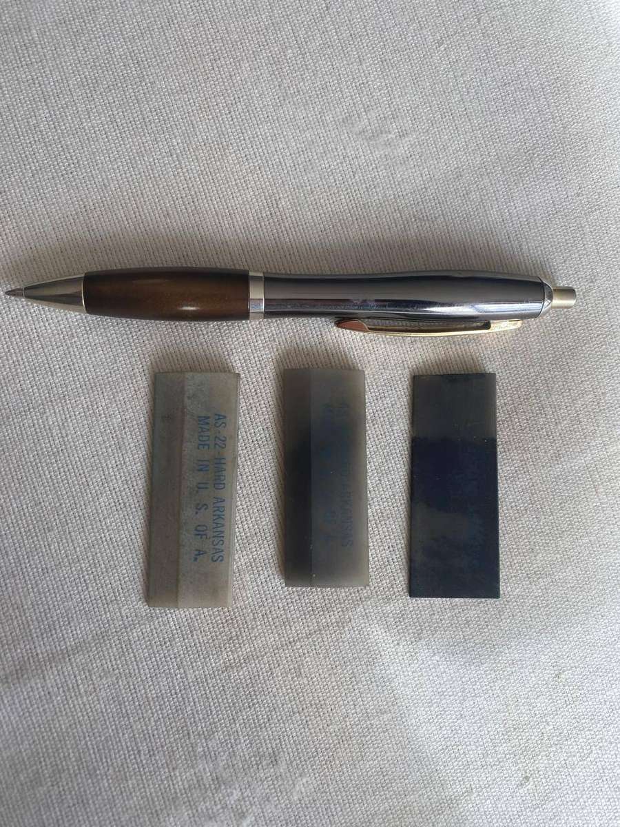 3x Hard Arcansas Wet Stone  - USA-made  - With different profiles.