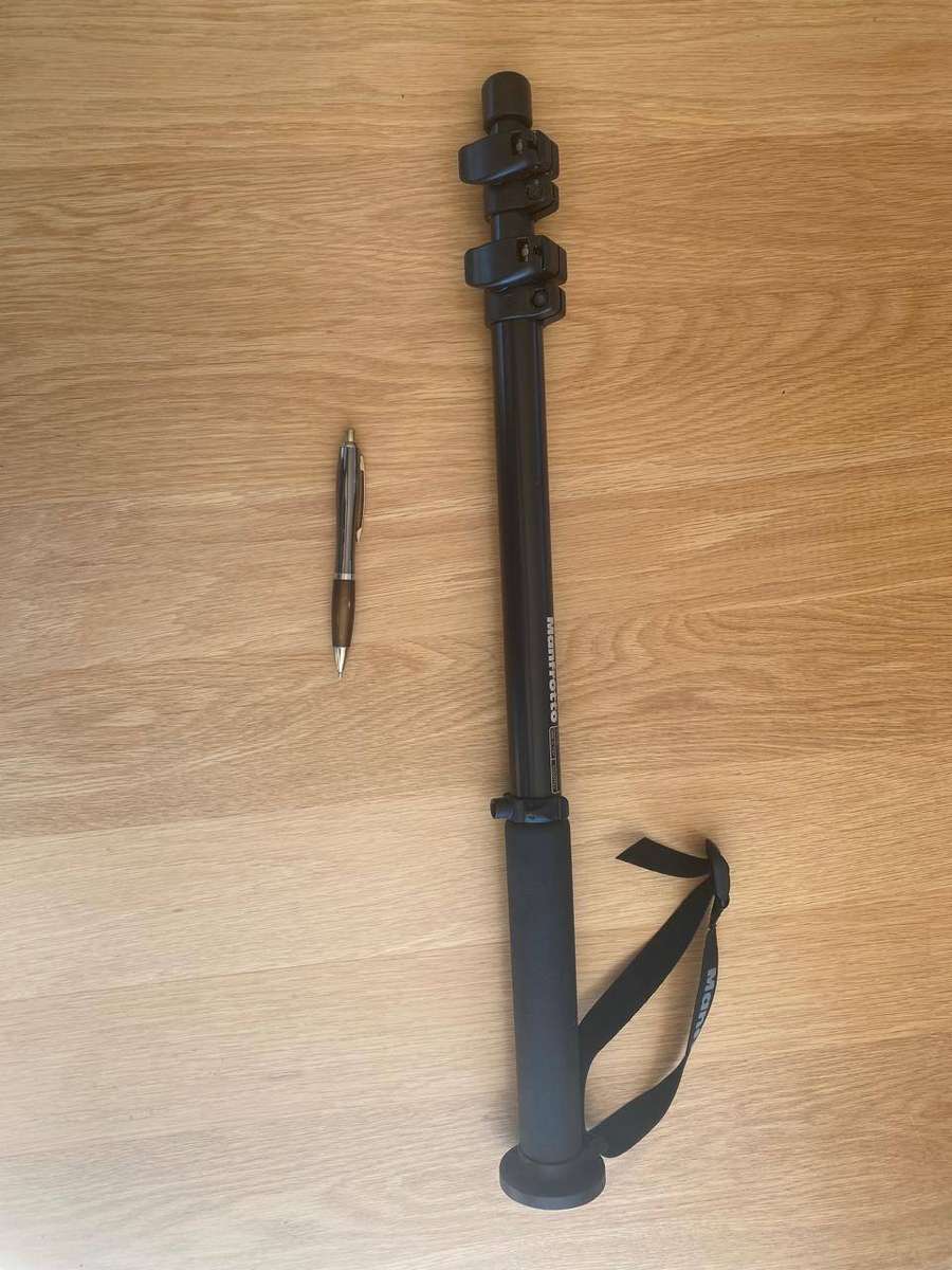 Manfrotto 679B Monopod.    - Sturdy 3-section.