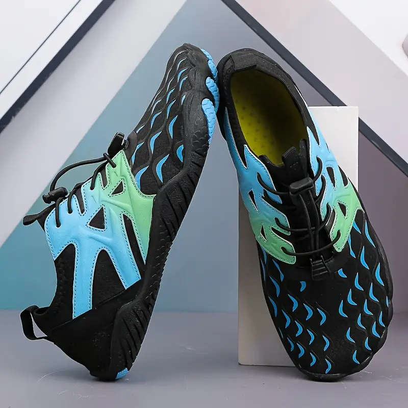 BluTide Lightweight barefoot feel Aqua Shoes  Size 9.5