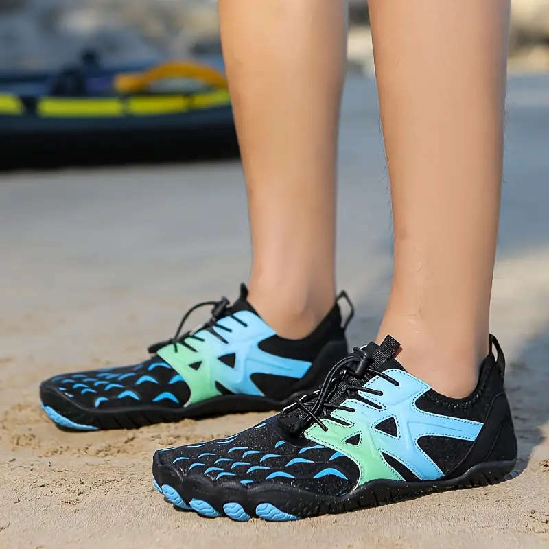 BluTide Lightweight barefoot feel Aqua Shoes  Size 9.5