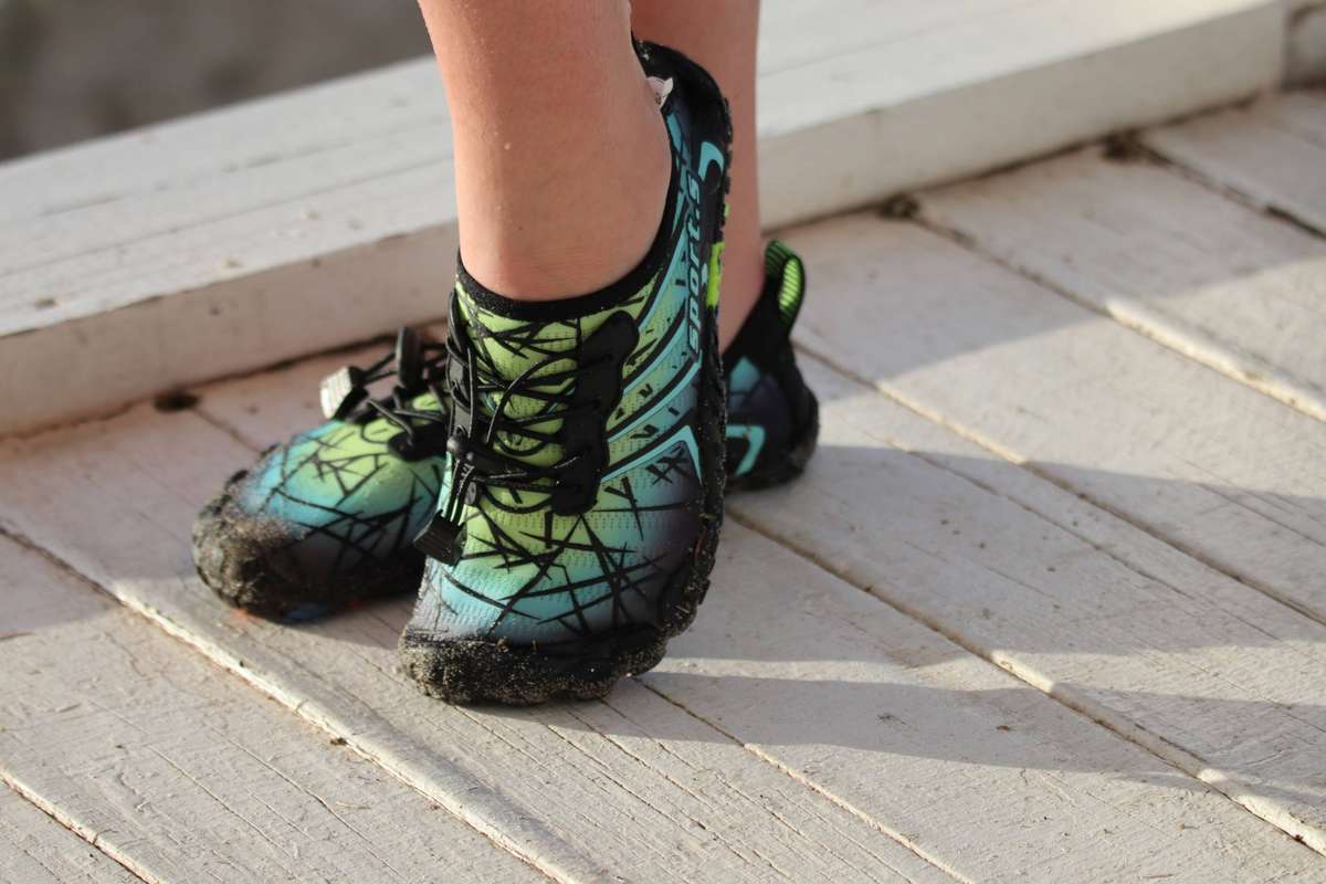 Turquoise  Lightweight barefoot feel / Aqua Shoes Lace Up Size 4