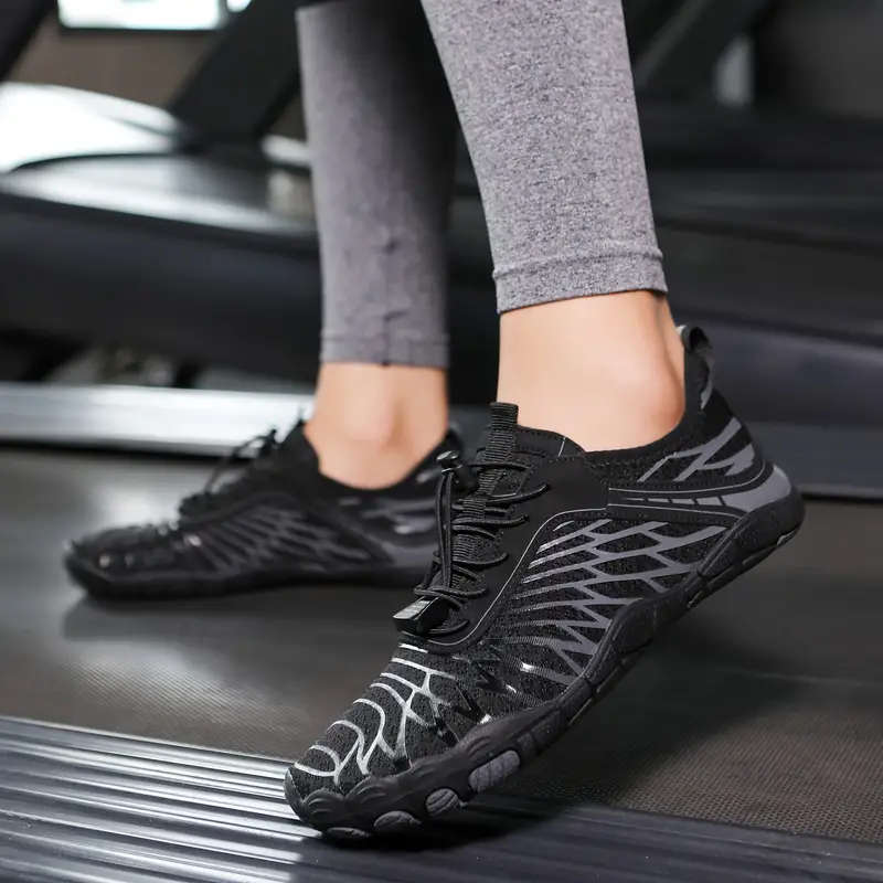 Black Lightweight barefoot feel Aqua Shoes Lace Up Size 5