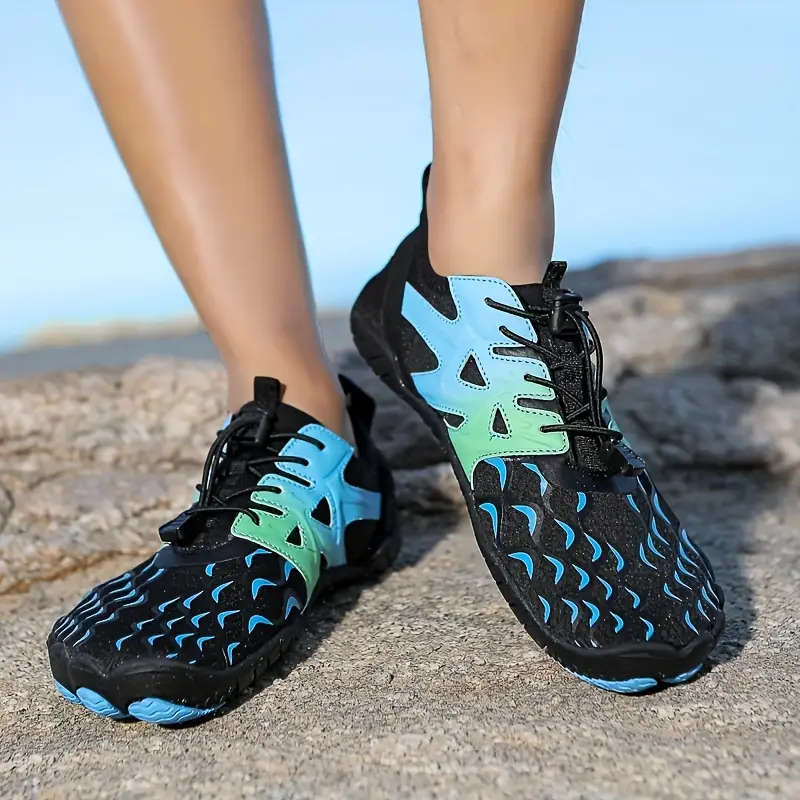 BluTide Lightweight barefoot feel Aqua Shoes  Size 9.5