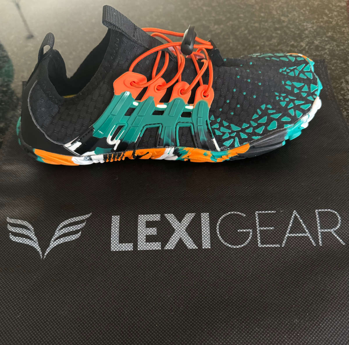 Unisex Lightweight CamoGreen  Aqua/ beach shoes Size 9