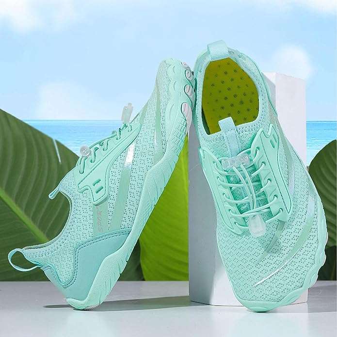 Lightweight barefoot feel / Mint Aqua Shoes Size 7.5
