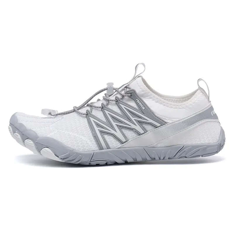 Newwhite Lightweight barefoot feel Aqua Shoes  Size 10.5 LAST ONE!