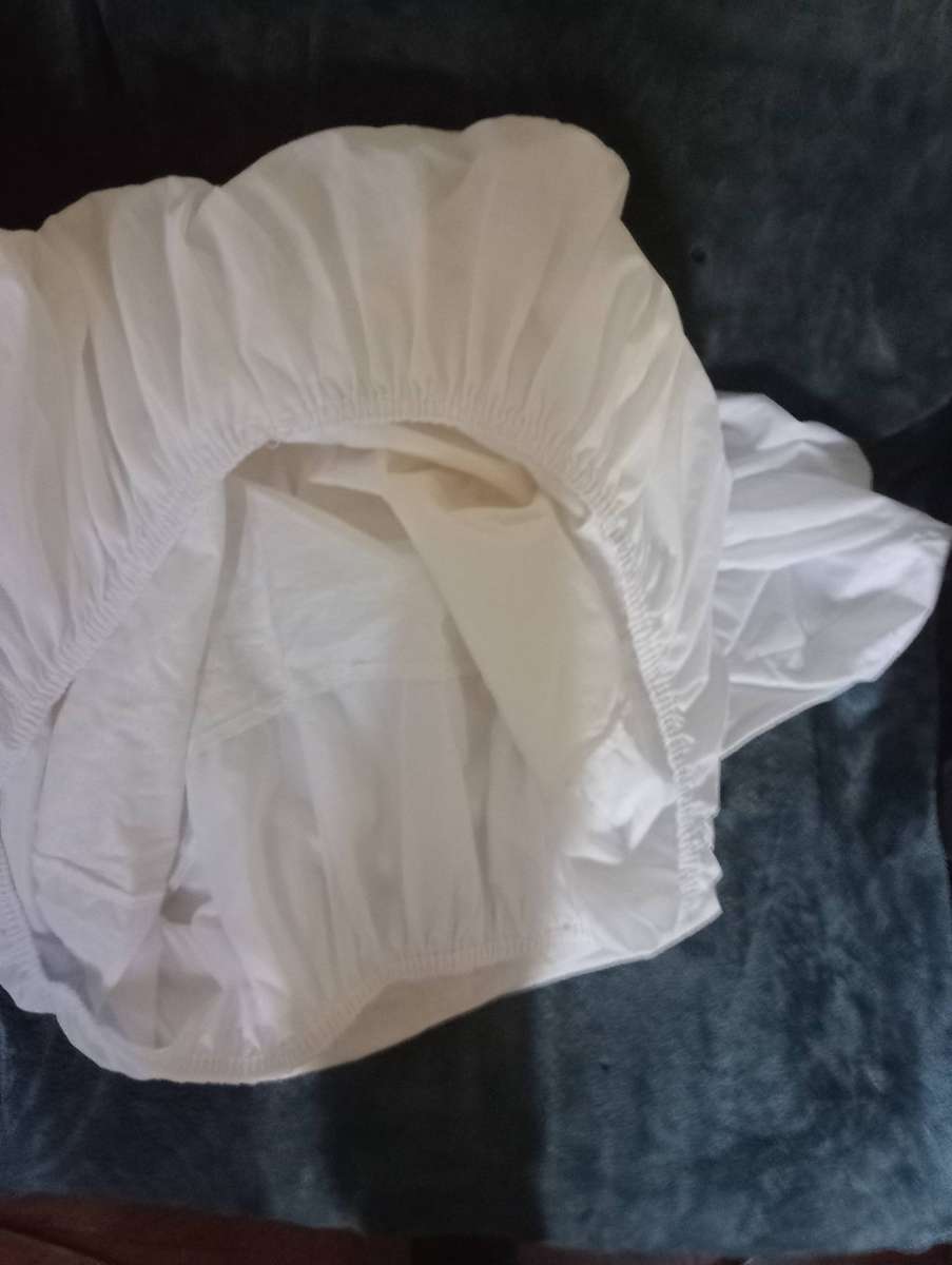 5 WATERPROOF LINED COT SHEETS
