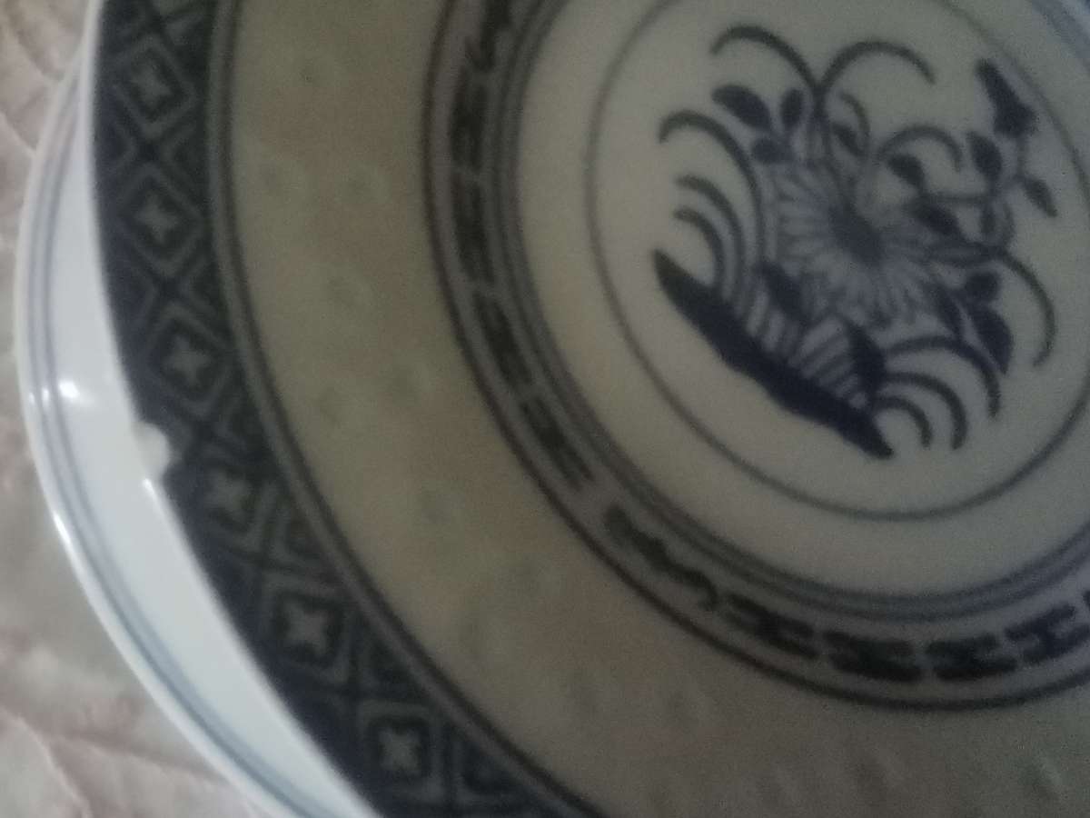 9 VINTAGE CHINA RICE EYE BOWLS