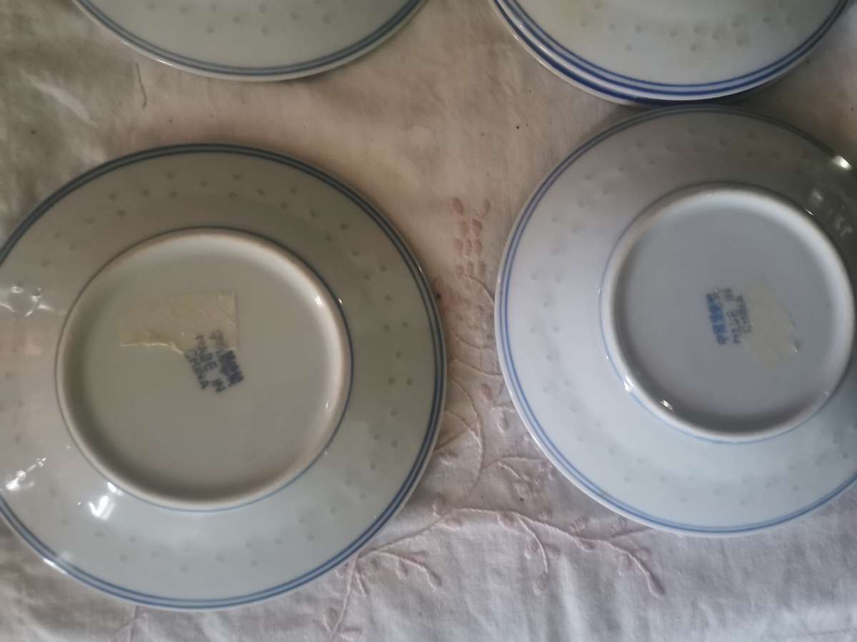 9 VINTAGE CHINA RICE EYE BOWLS