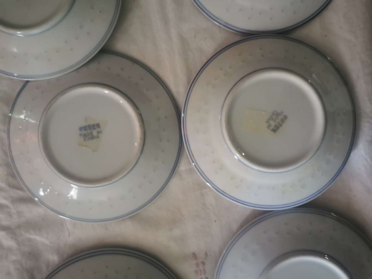 9 VINTAGE CHINA RICE EYE BOWLS