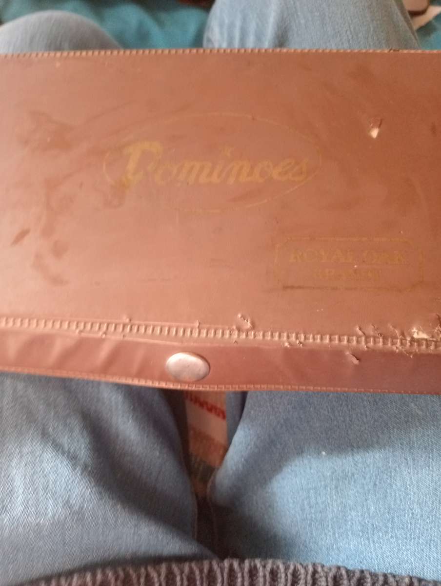 ANTIQUW ROYAL OK DOMINOS  SET