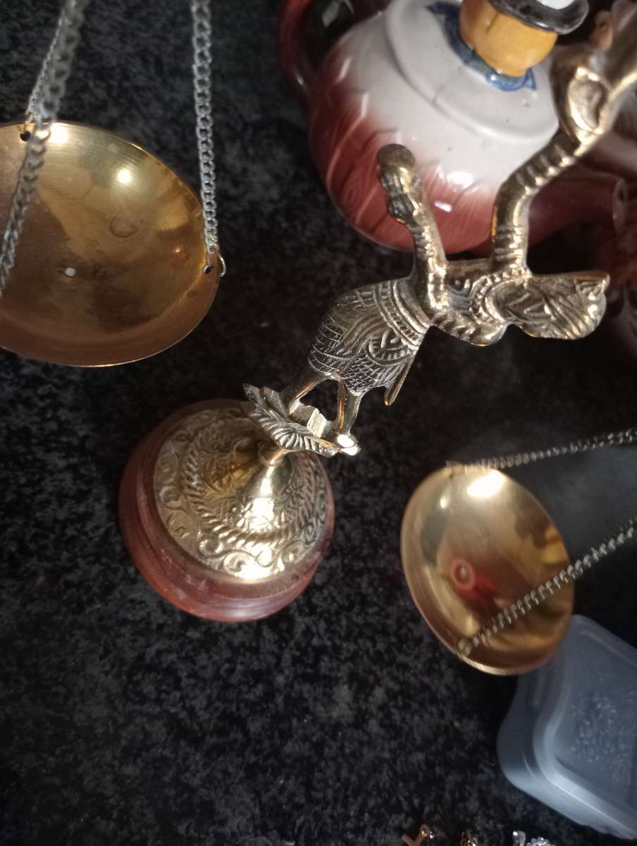 VIINTAGE BRASS  BALANCE SCALE