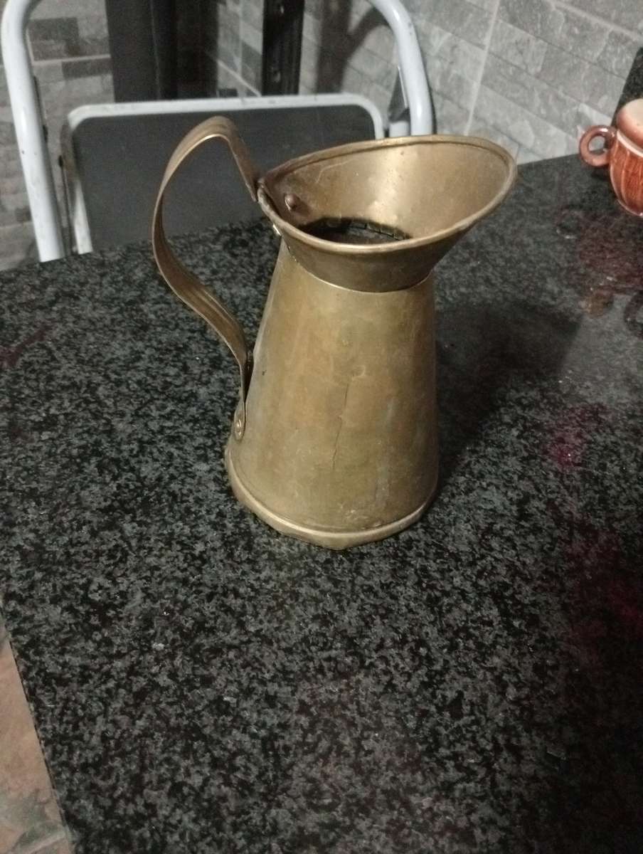 VINTAGE 15CM BRASS JUG