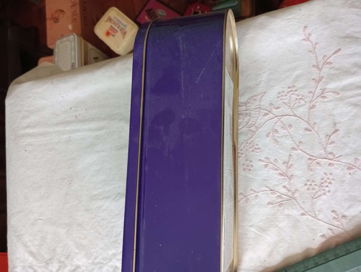 VINTAGE CADBURY FINGER BISCUITS TIN