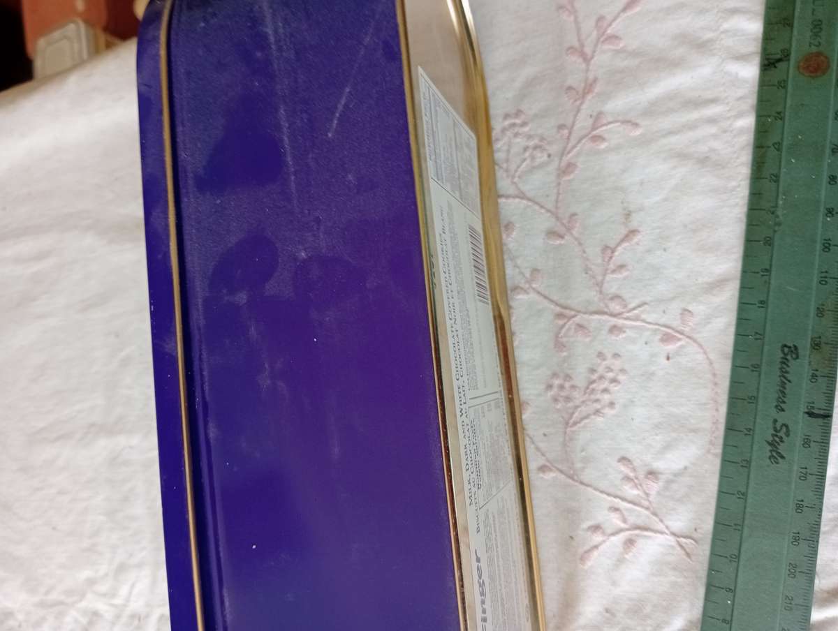 VINTAGE CADBURY FINGER BISCUITS TIN