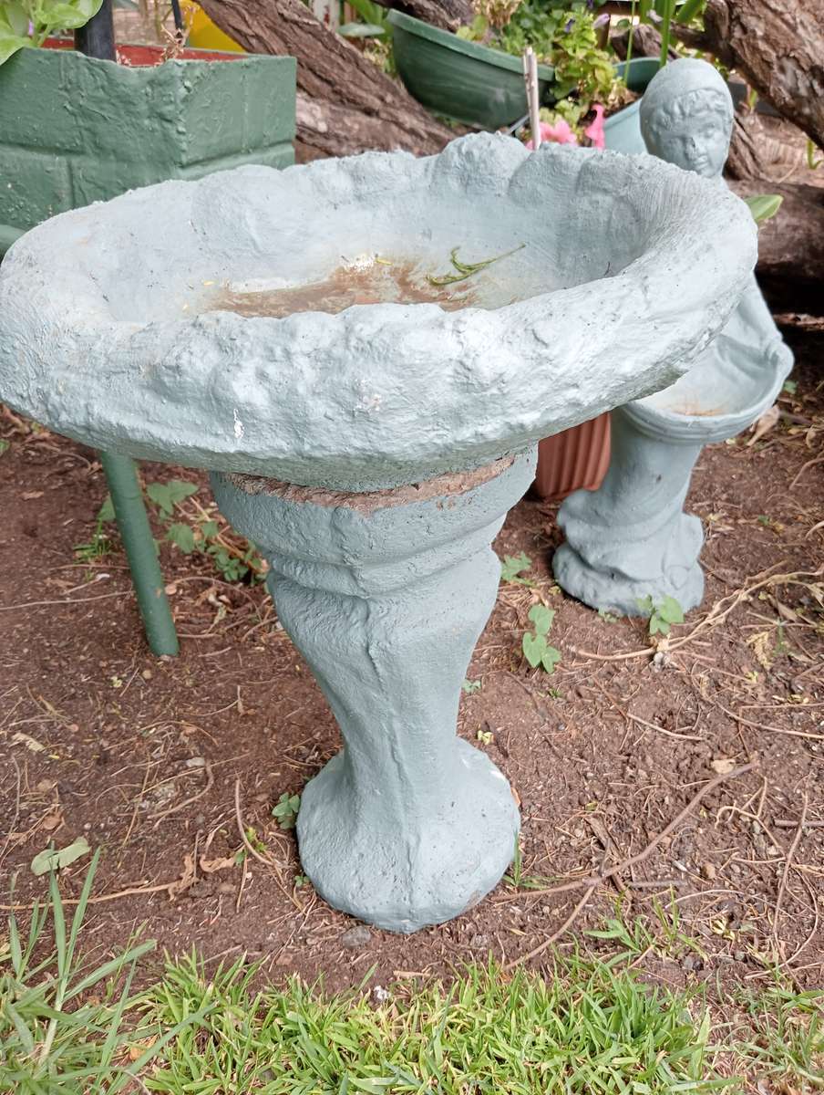 VINTAGE GARDEN BIRD BATH STATUES