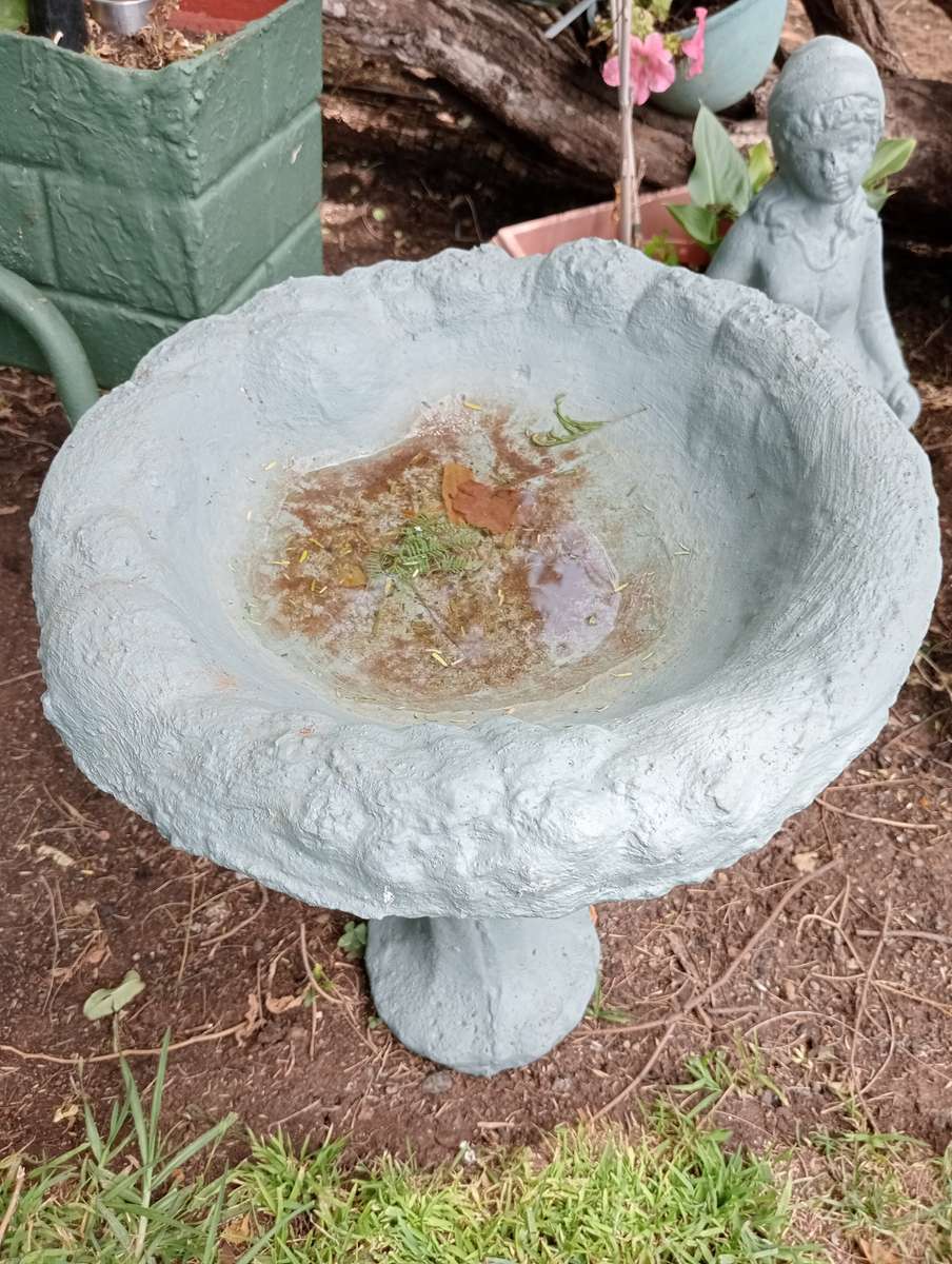 VINTAGE GARDEN BIRD BATH STATUES