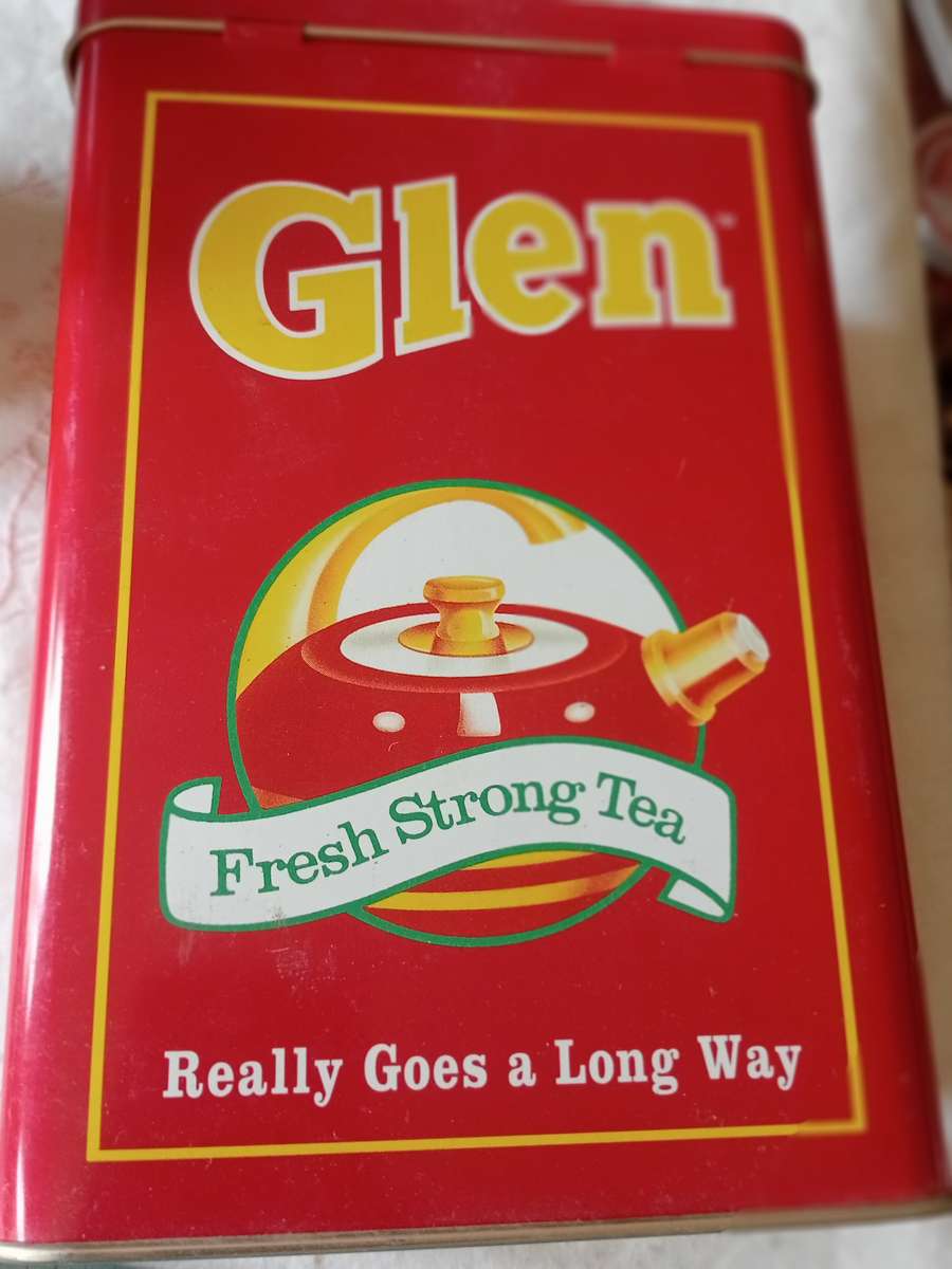 VINTAGE GLEN TEA TIN