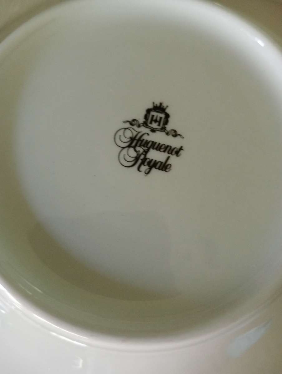 VINTAGE  46 PIECE HUGUENOT ROYALE FINE CHINA  SET