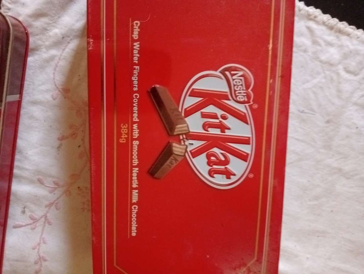 VINTAGE KIT KAT TIN