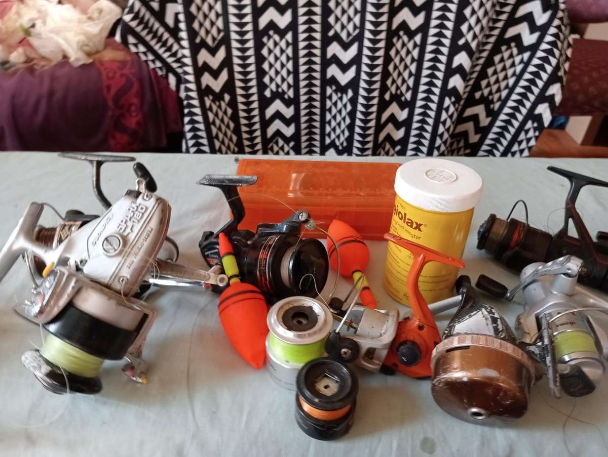 LOT FISHING EXCESSORIES