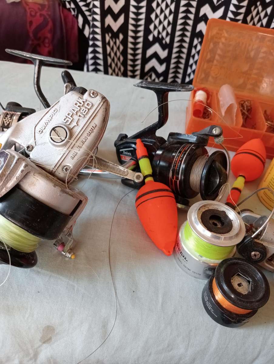 LOT FISHING EXCESSORIES