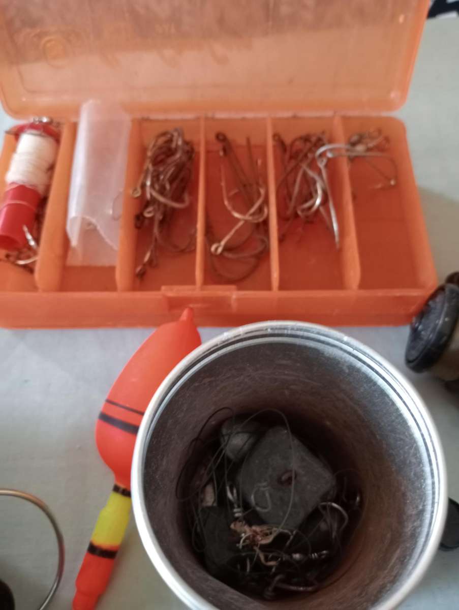LOT FISHING EXCESSORIES