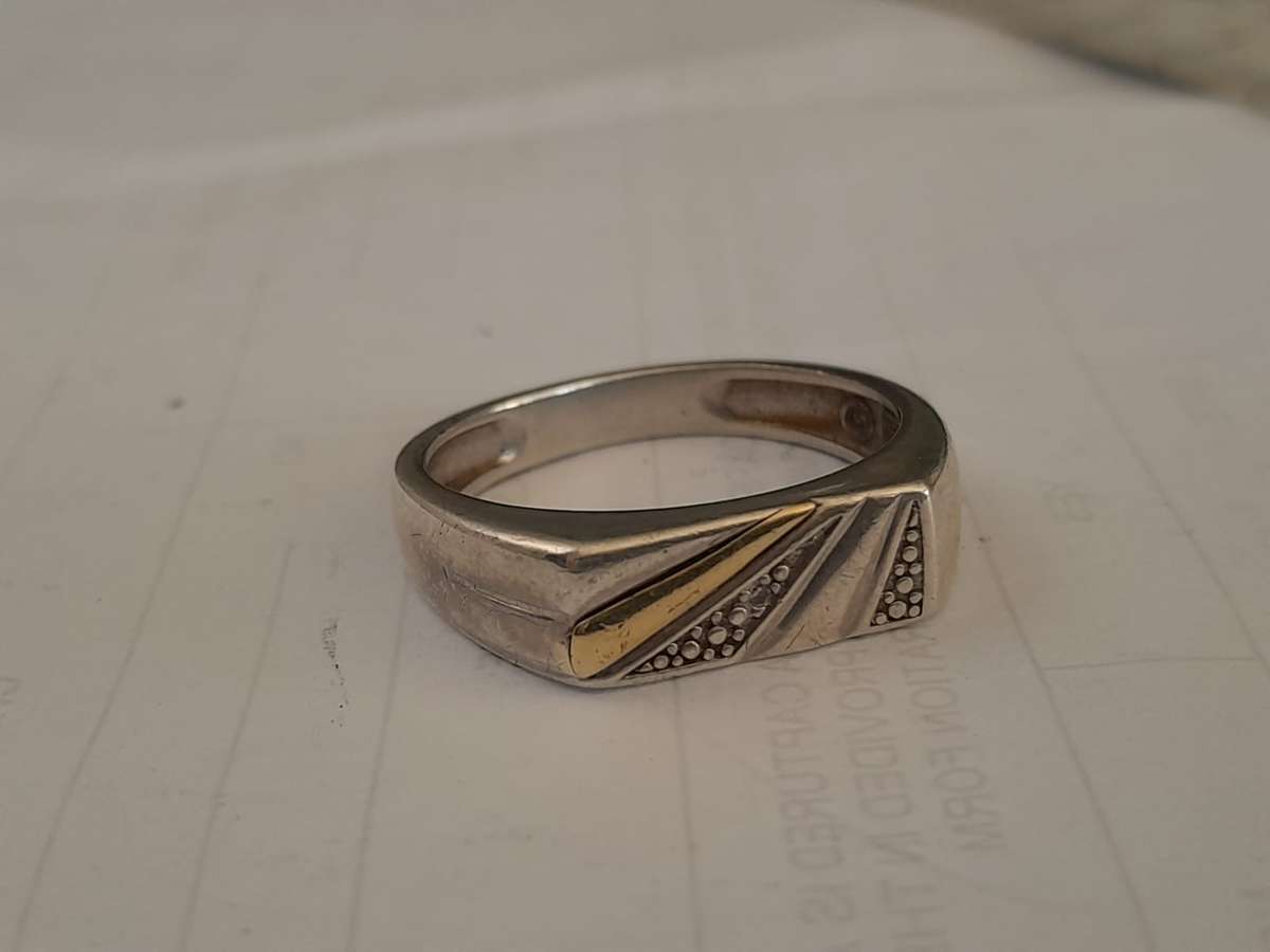 MENS 925 SILVER.GOLD HALMARK  RING WITH SMALL DIAMOND
