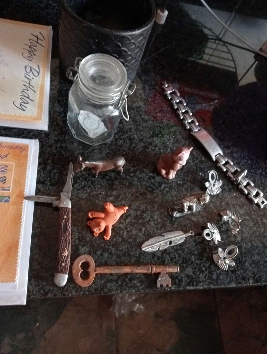 MIXED LOT VINTAGE ITEMS