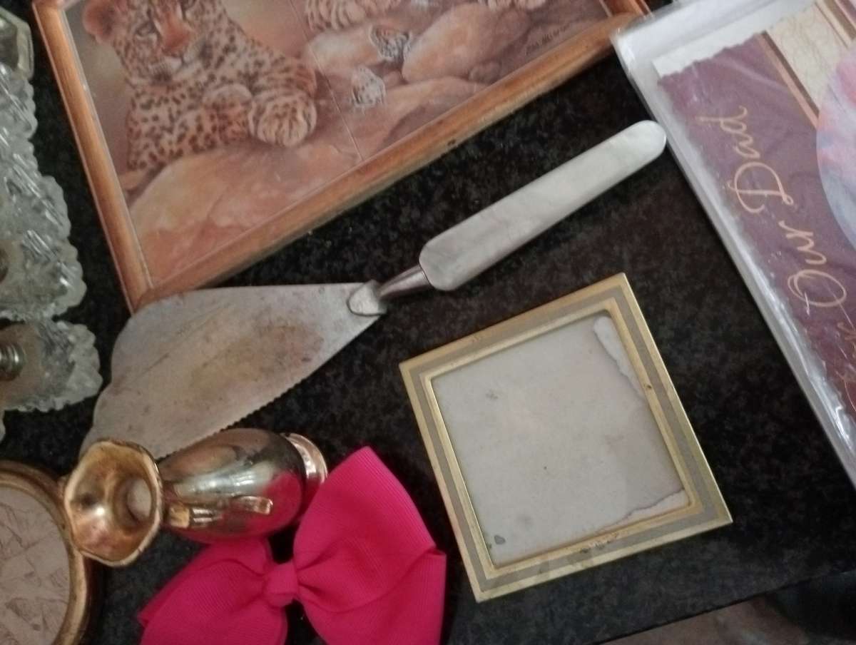 MIXED LOT VINTAGE ITEMS