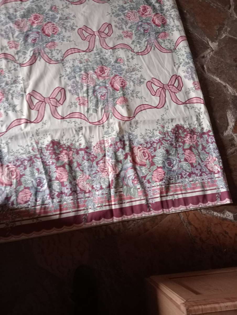 VINTAGE PINK FLOWER CURTAIN  DROP