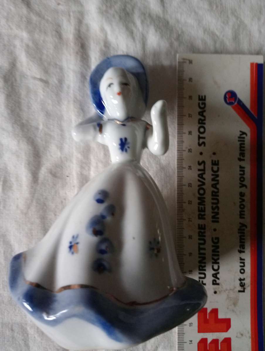 VINTAGE LADY FIGURINE