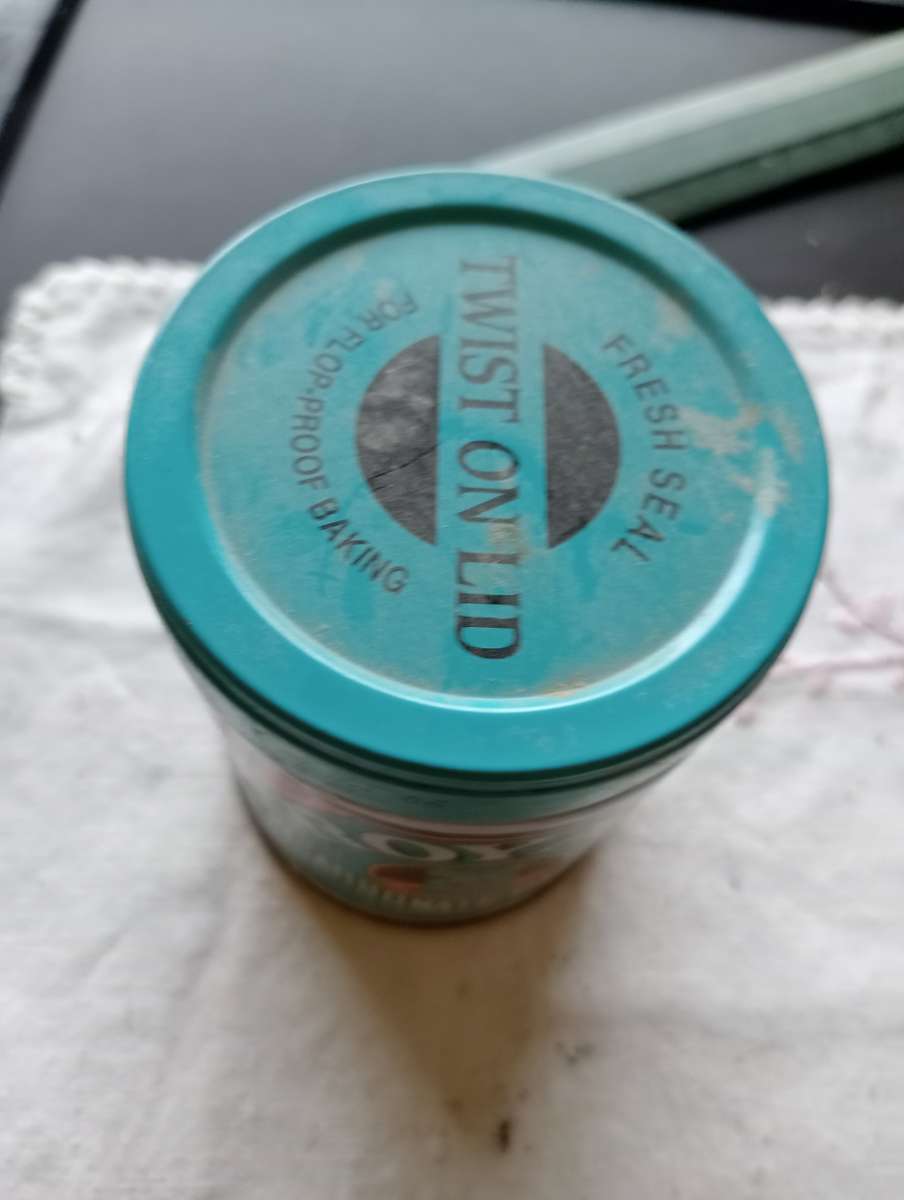 SCARCE ROYAL BAKING POWDER TIN