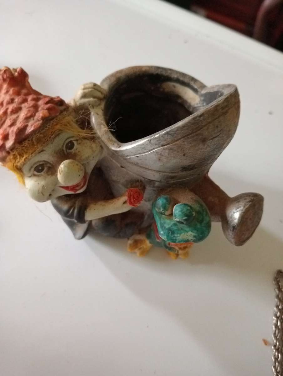 VINTAGE SMALL GARDEN ORNAMENT