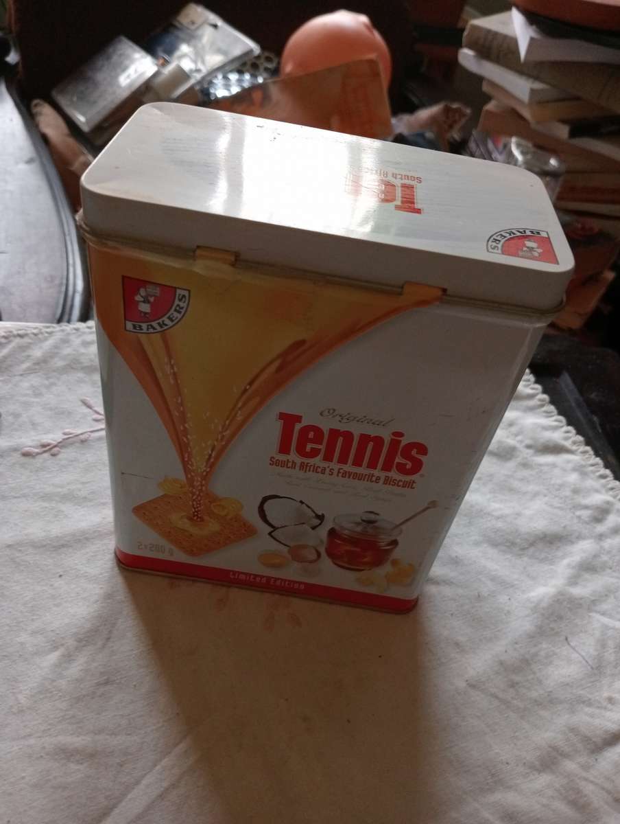 TENNIS BISCUITS LIMITED EDITION TIN
