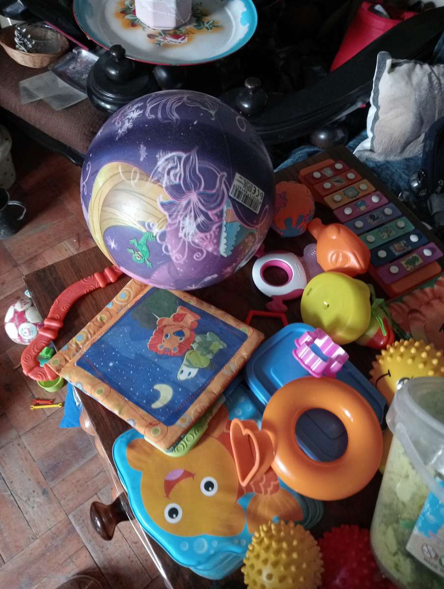 LOT VINTAGE KIDSTOYS
