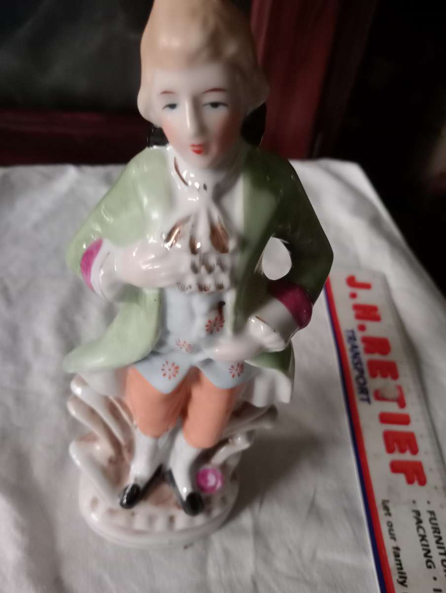 VINTAGE MALE FIGURE ORNAMENT