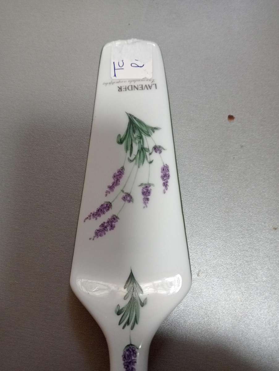 VINTAGE WIESENTAL PORCELAIN CAKELIFTER