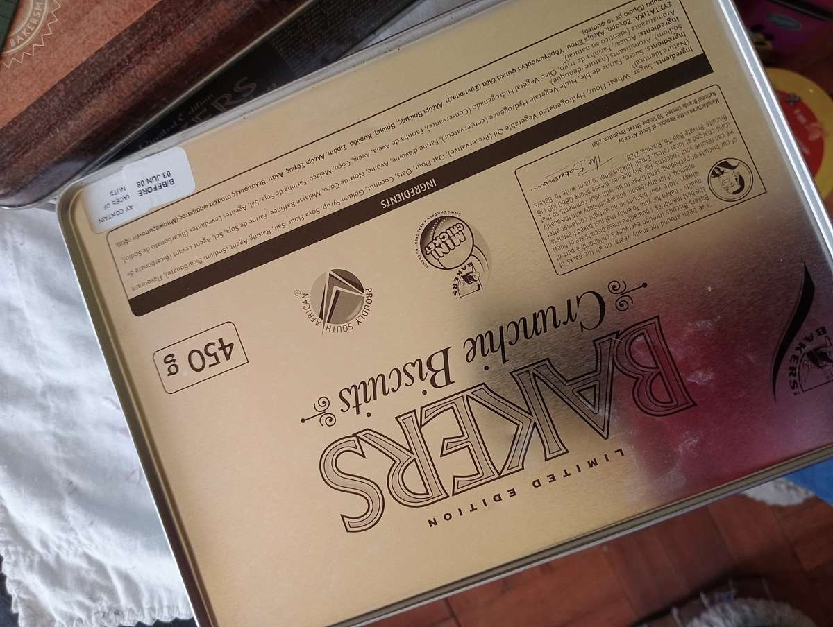 BAKERS CRUNCHIE BISCUIT TIN