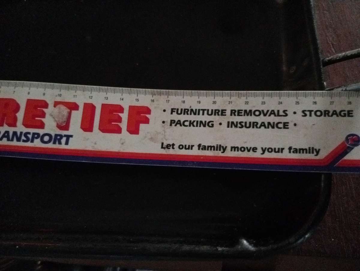 VINTAGE BLACK PAN WITH HANDLE