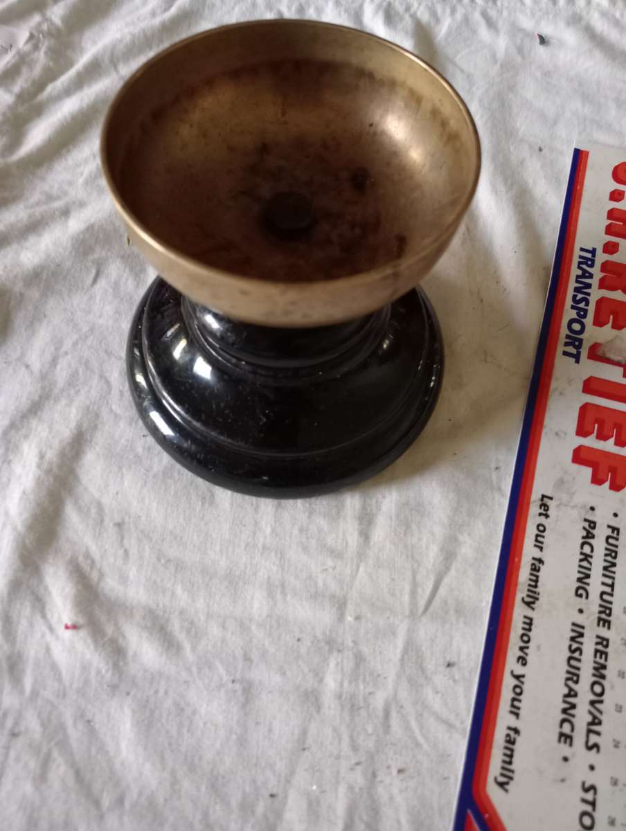 VINTAGE SMALL BRASS HOLDER MOUNTED