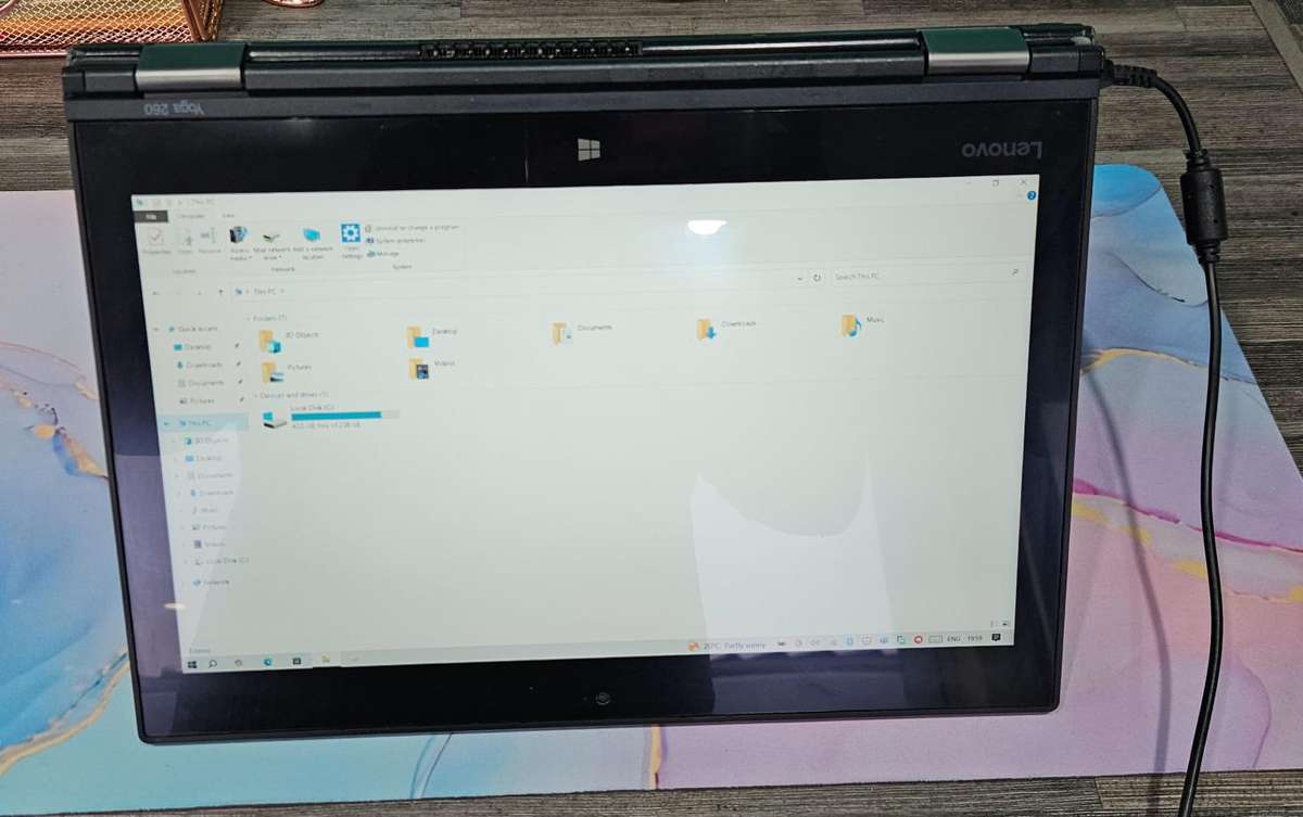 Lenovo Thinkpad Yoga 260 Touch Screen 360 Rotation