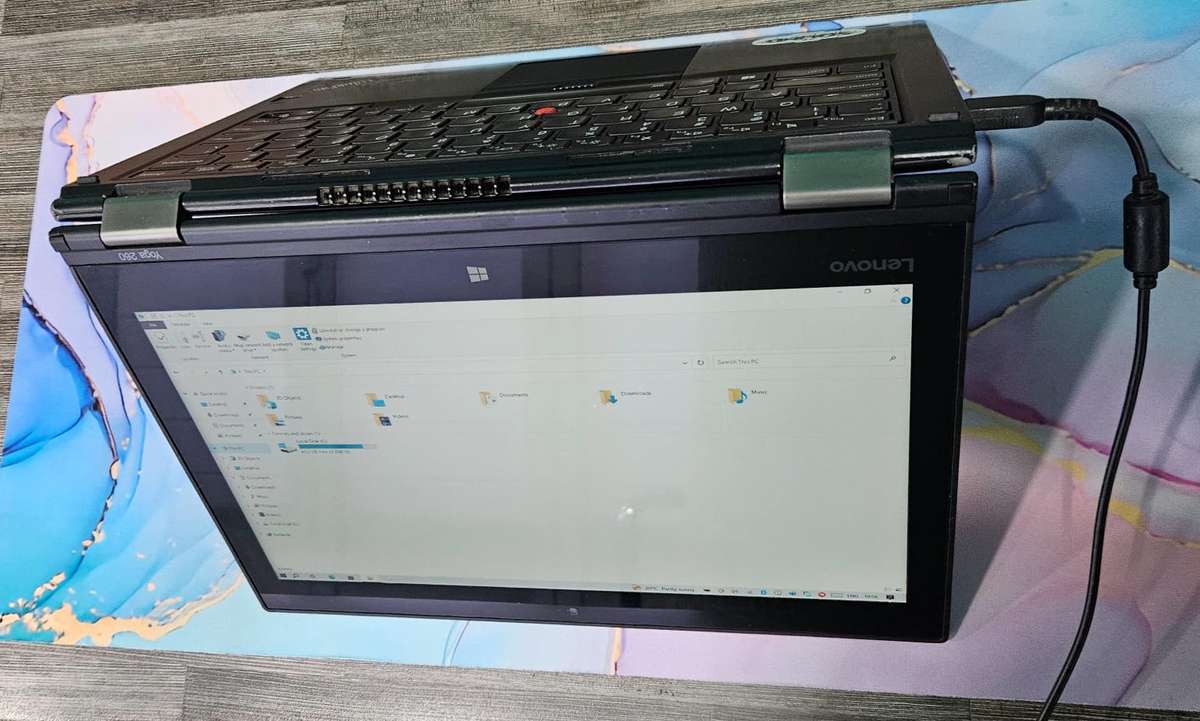 Lenovo Thinkpad Yoga 260 Touch Screen 360 Rotation