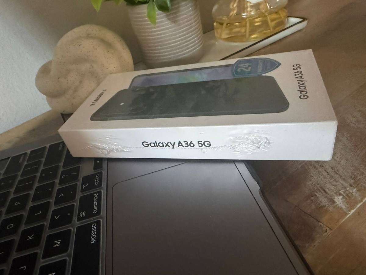 Samsung Galaxy A36 Dual Sim 128GB Black + Box & Charger *BRAND NEW SEALED LOCAL STOCK*