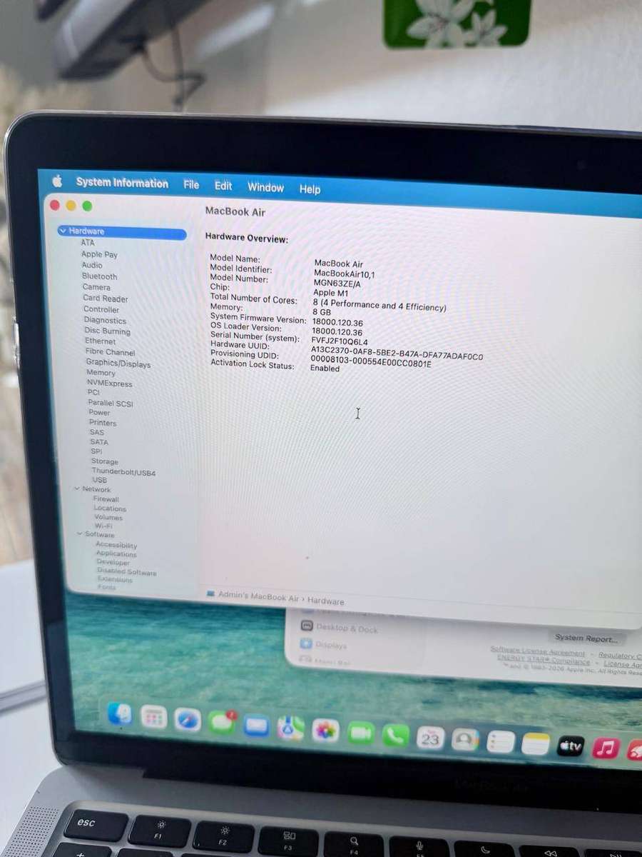 MacBook Air 13.3 Inch Retina, M1 Processor, 2020 (256GB) Box & Charger