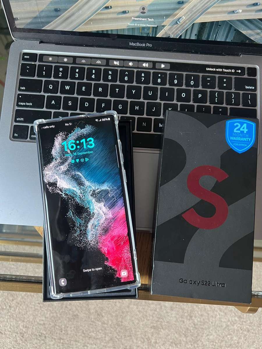 Samsung Galaxy S22 Ultra (256GB) Burgundy ,12GB RAM In Excellent Condition