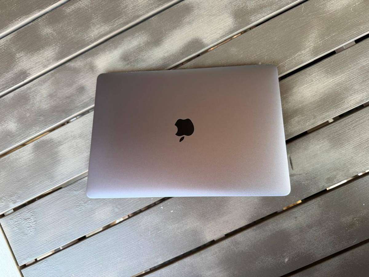 MacBook Pro Touch Bar 13.3 Inch Retina, 2016 (256GB)  Great Condition + Charger